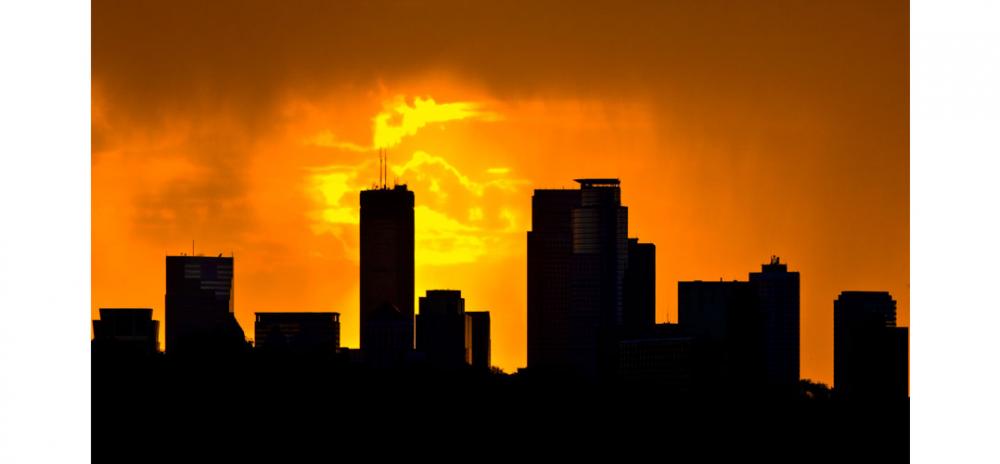 ville immeuble soleil vu nuage