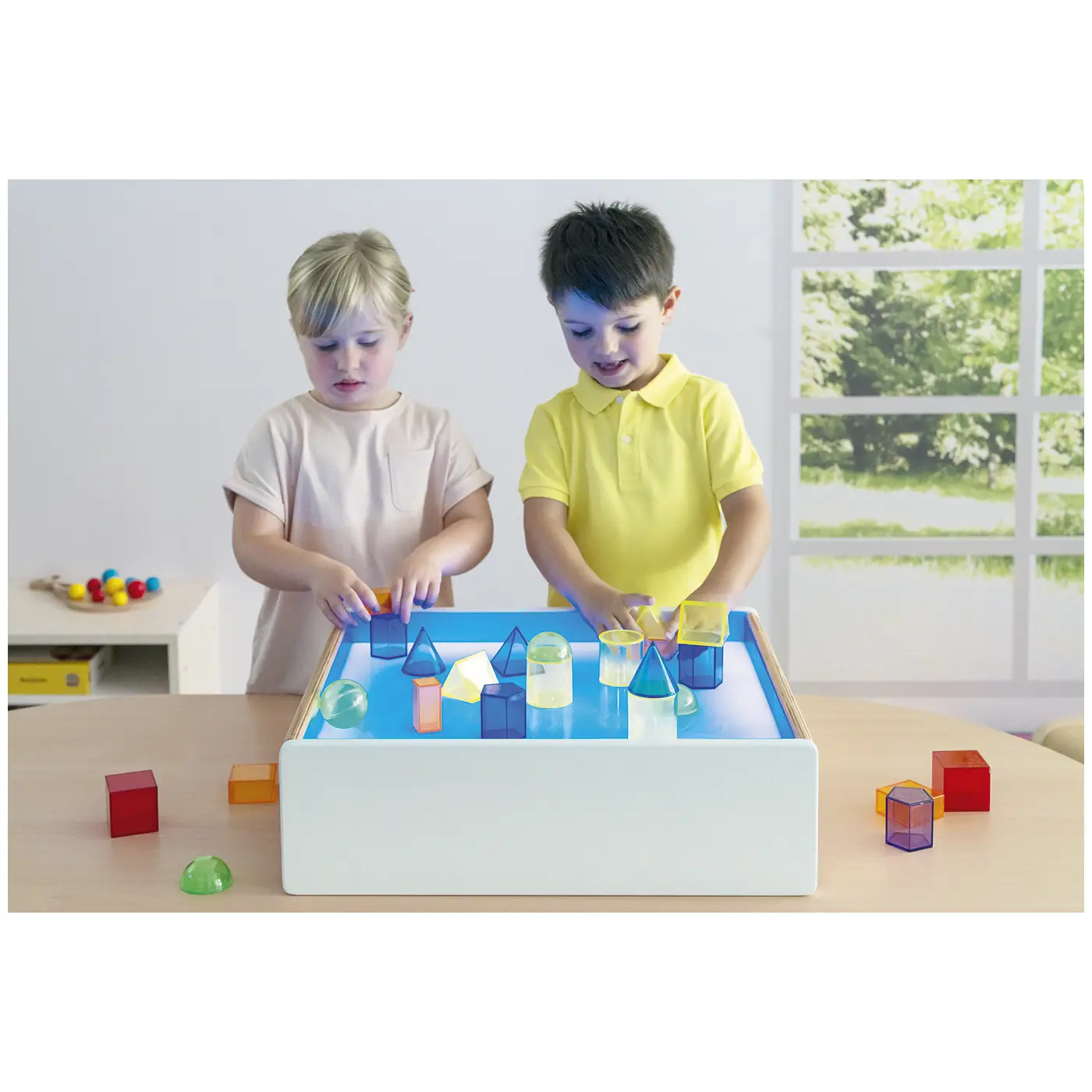 Table lumineuse sans fil - Équipement - 3133099102854 - Image avec enfants
