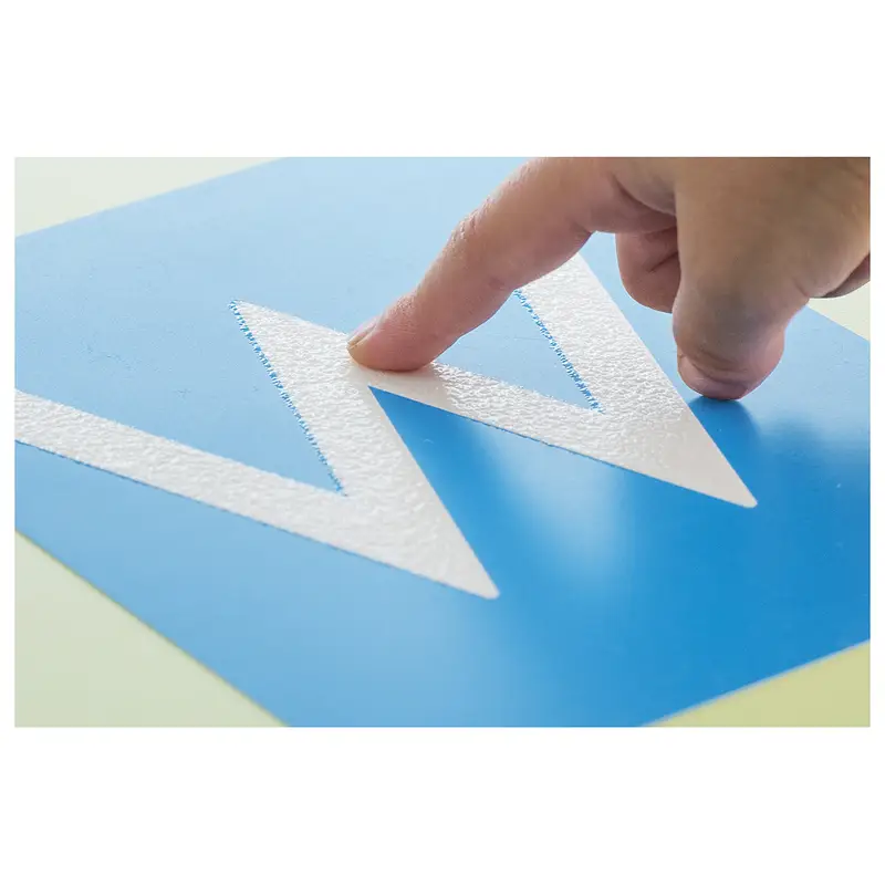 Lettres capitales rugueuses - Atelier - 3133093430120 - 