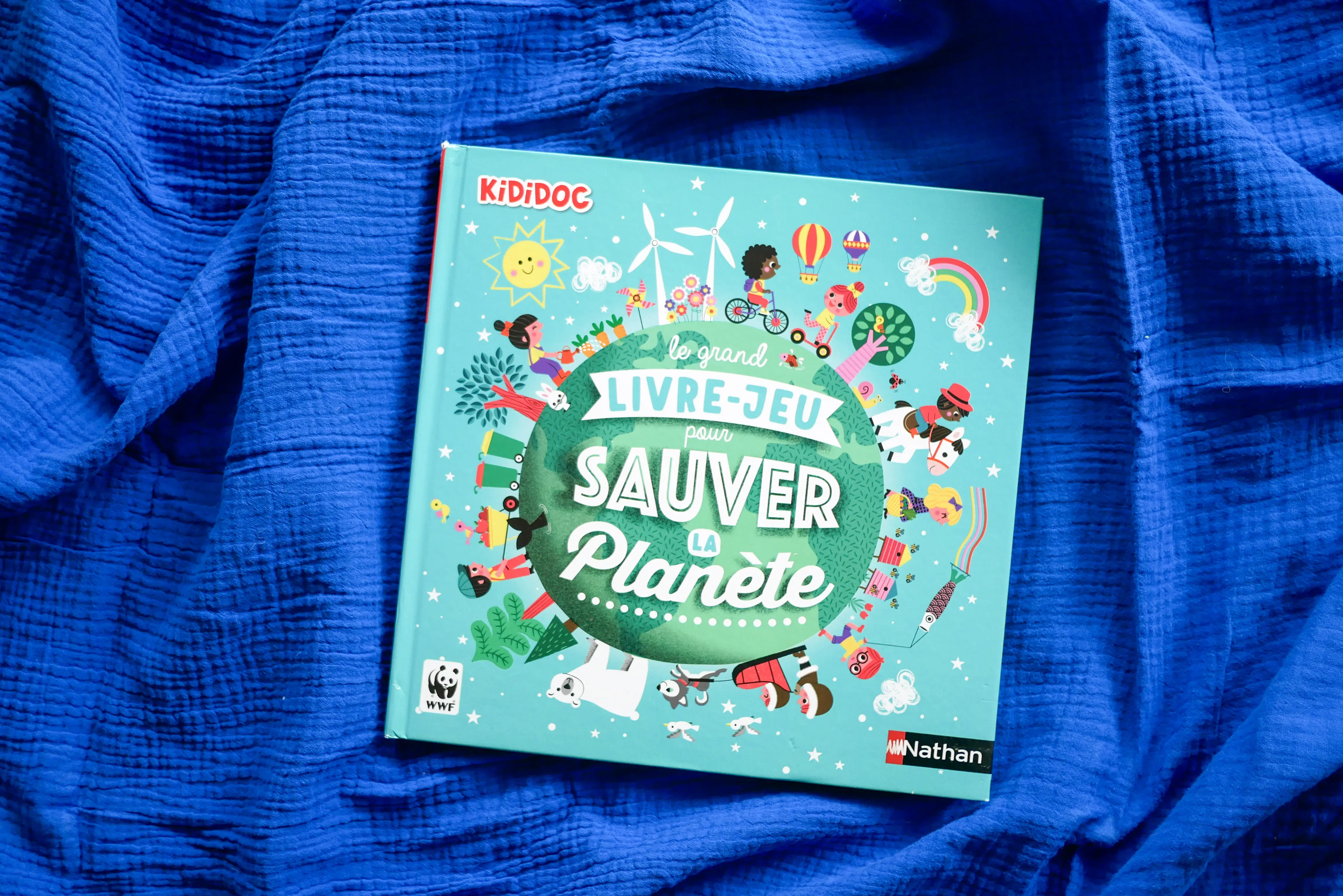 Le grand livre-jeu pour sauver la planète - Livre documentaire - 9782092571880 - page-intérieure 01