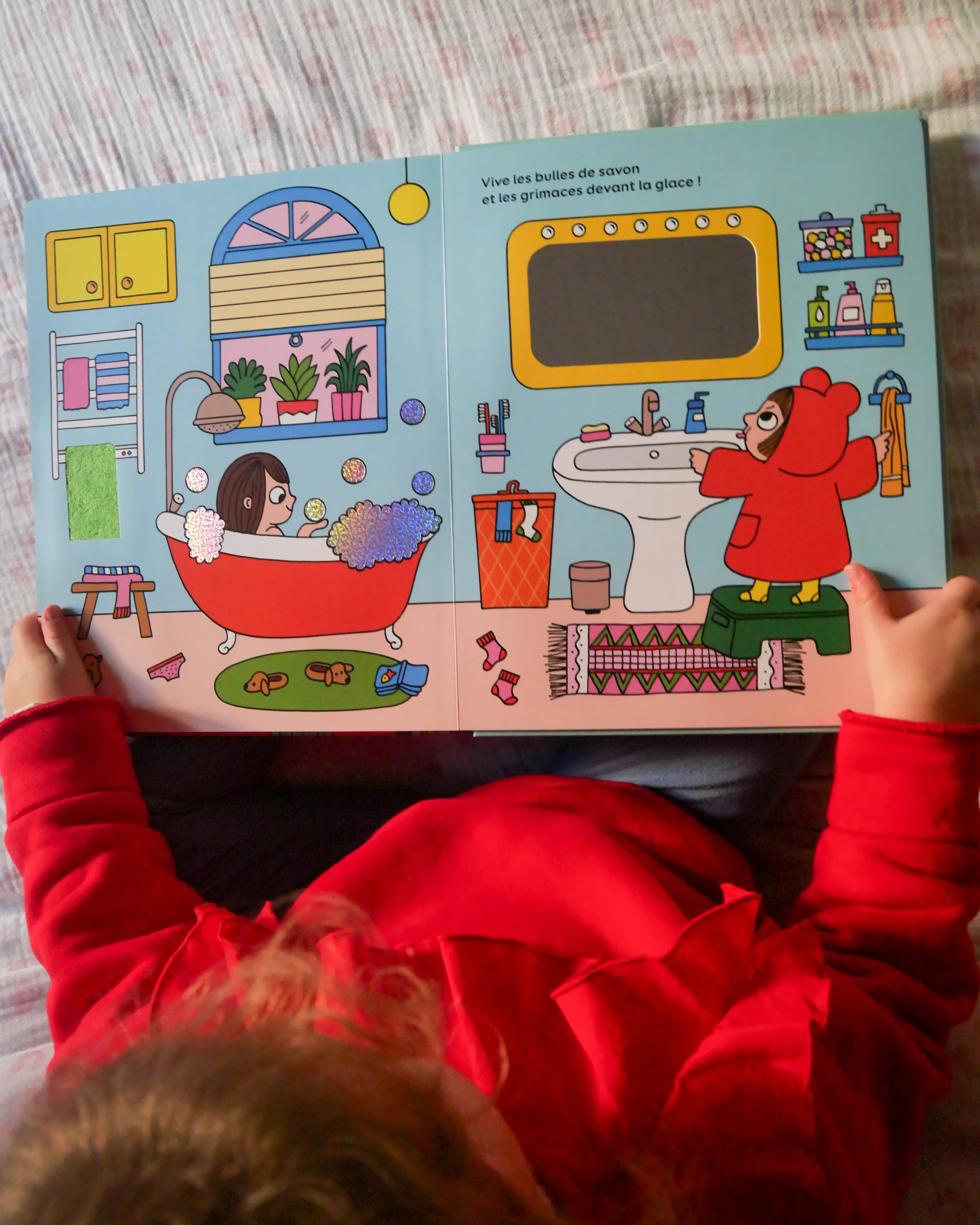 Mon grand livre à toucher - Livre sensoriel pour bébé dès 10 mois - Livre d'éveil - 9782095044534 - page-interieure 04