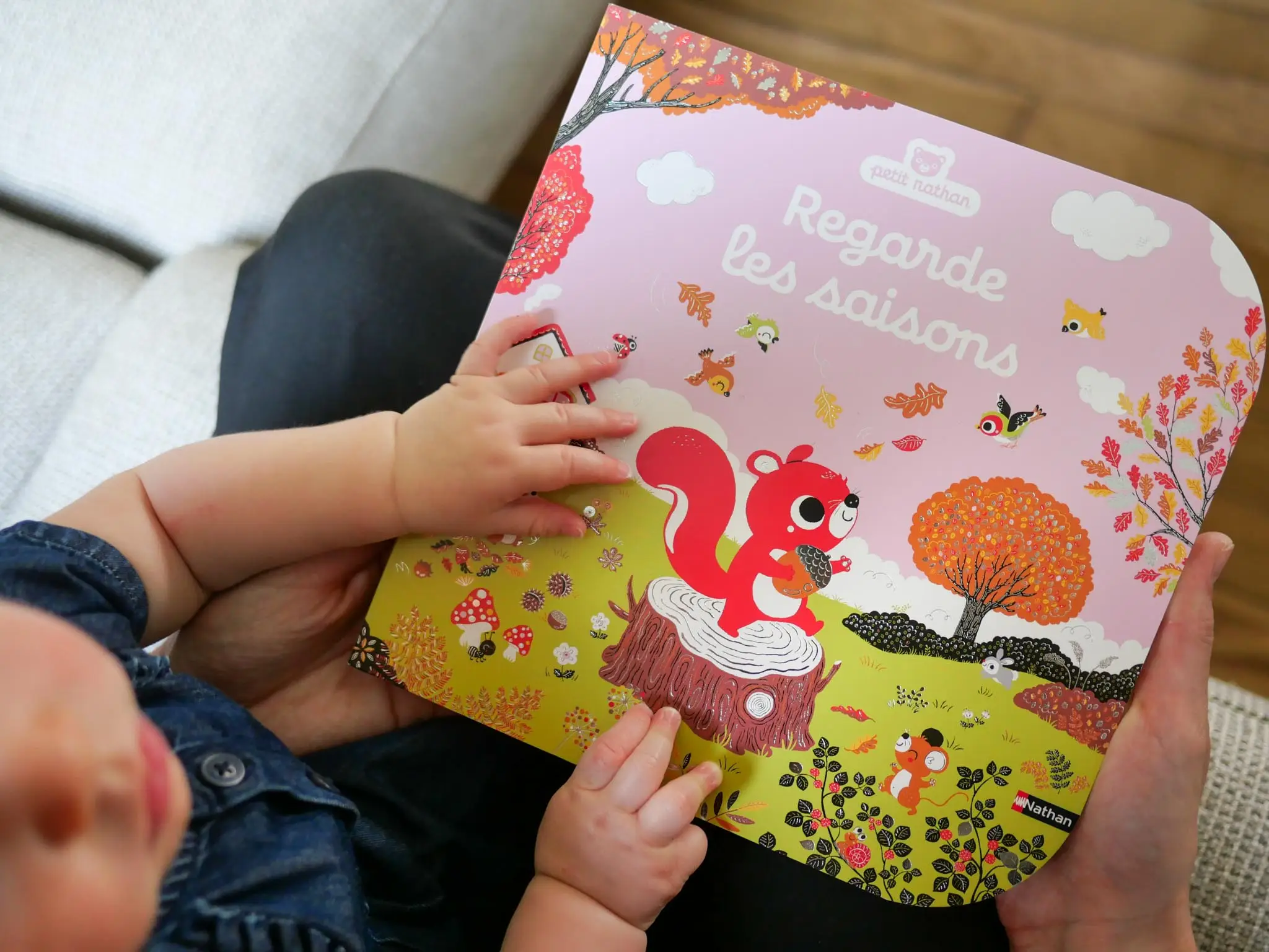 Regarde les saisons - Livre d'éveil à toucher pour les bébés, dès 6 mois - Livre d'éveil - 9782095013295 - page-intérieure 05