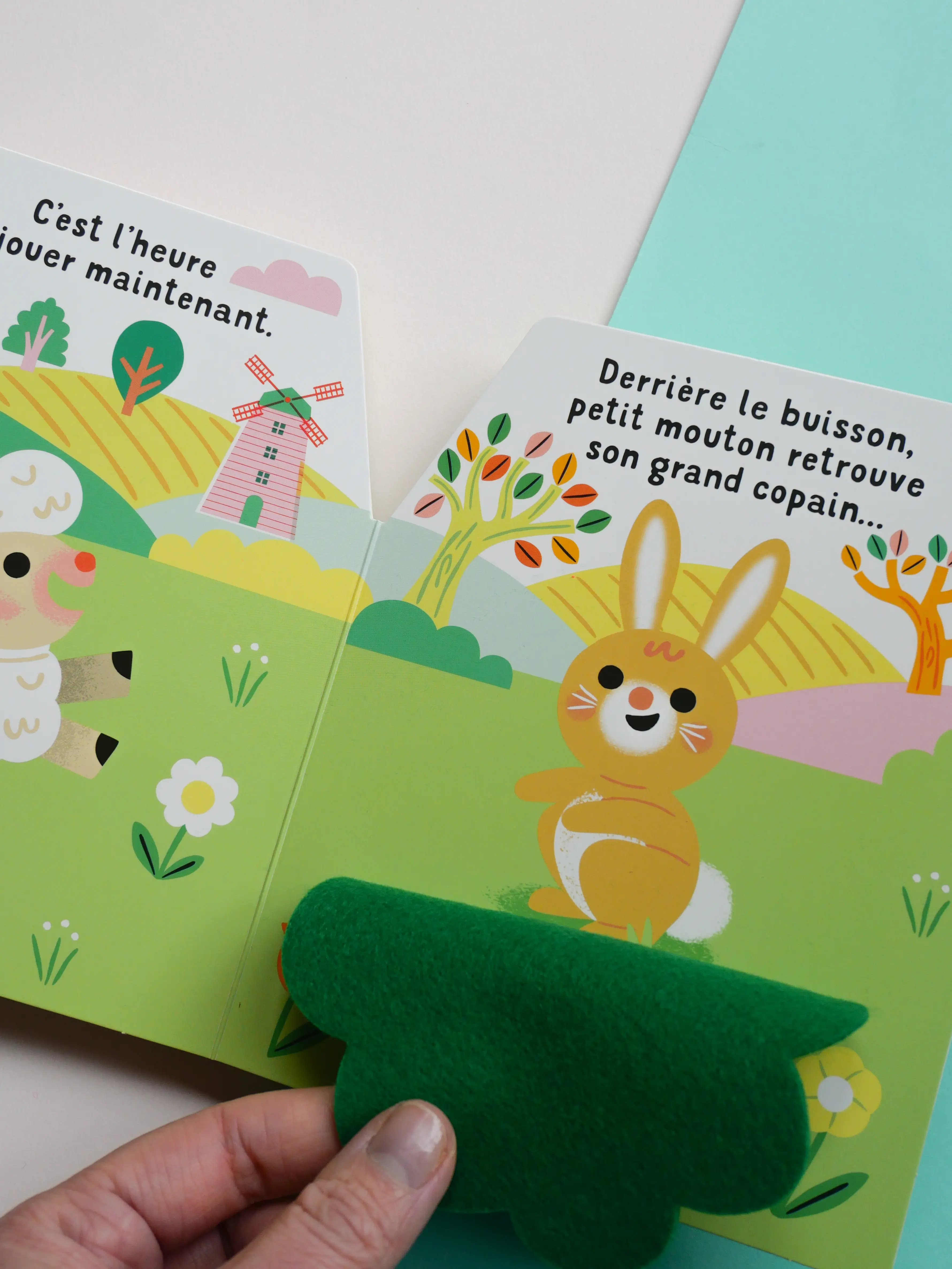 Cache-Cache petit mouton - le petit mouton arrive pour Pâques - Dès 6 mois - Livre d'éveil - 9782095058463 - page-interieure 05