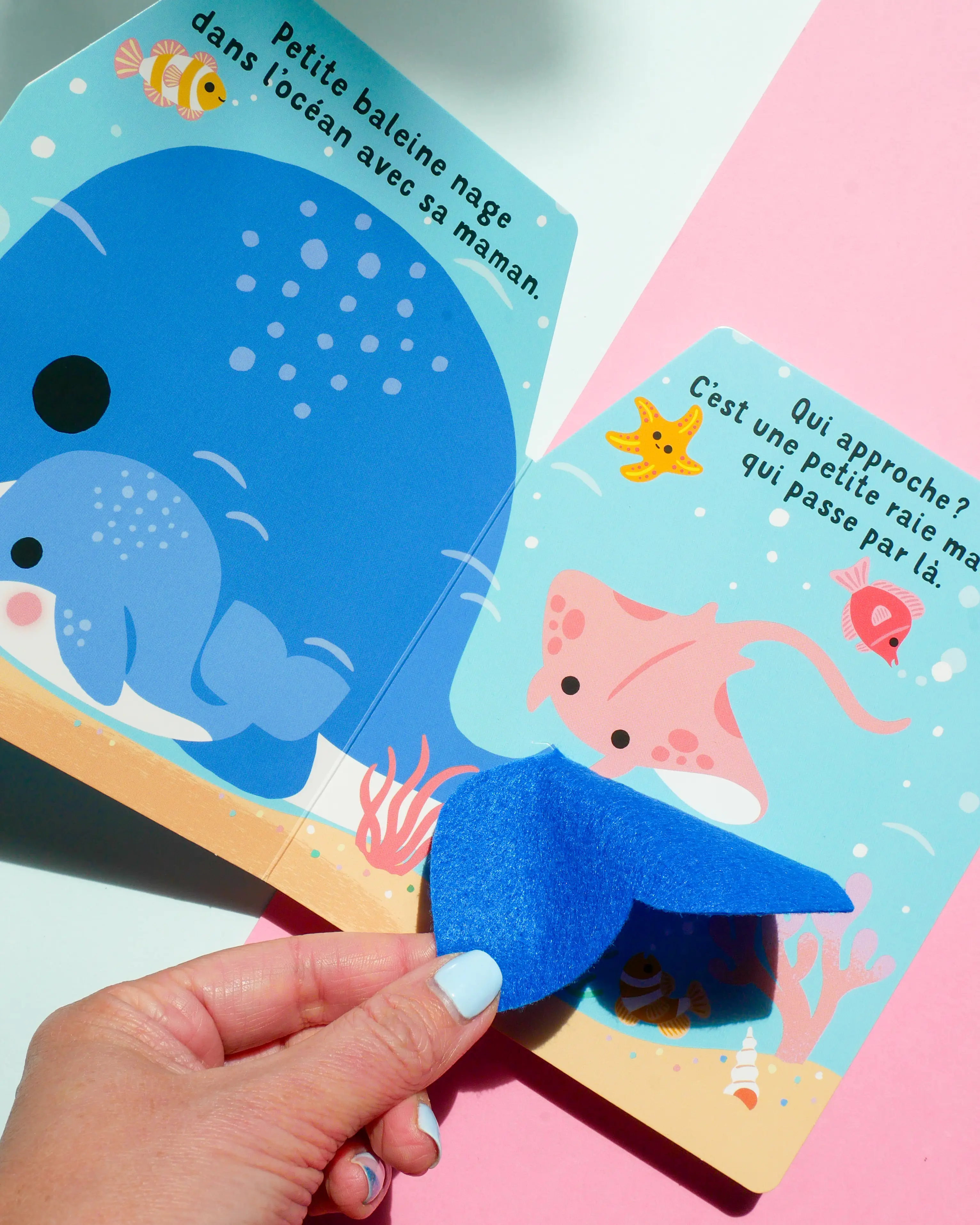 Cache-cache petite baleine - 5 grands flaps en feutrines à manipuler - Dès 6 mois - Livre d'éveil - 9782095064334 - page-interieure 05