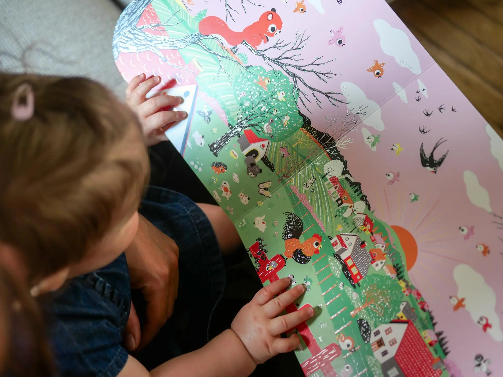 Regarde les saisons - Livre d'éveil à toucher pour les bébés, dès 6 mois - Livre d'éveil - 9782095013295 - page-intérieure 06