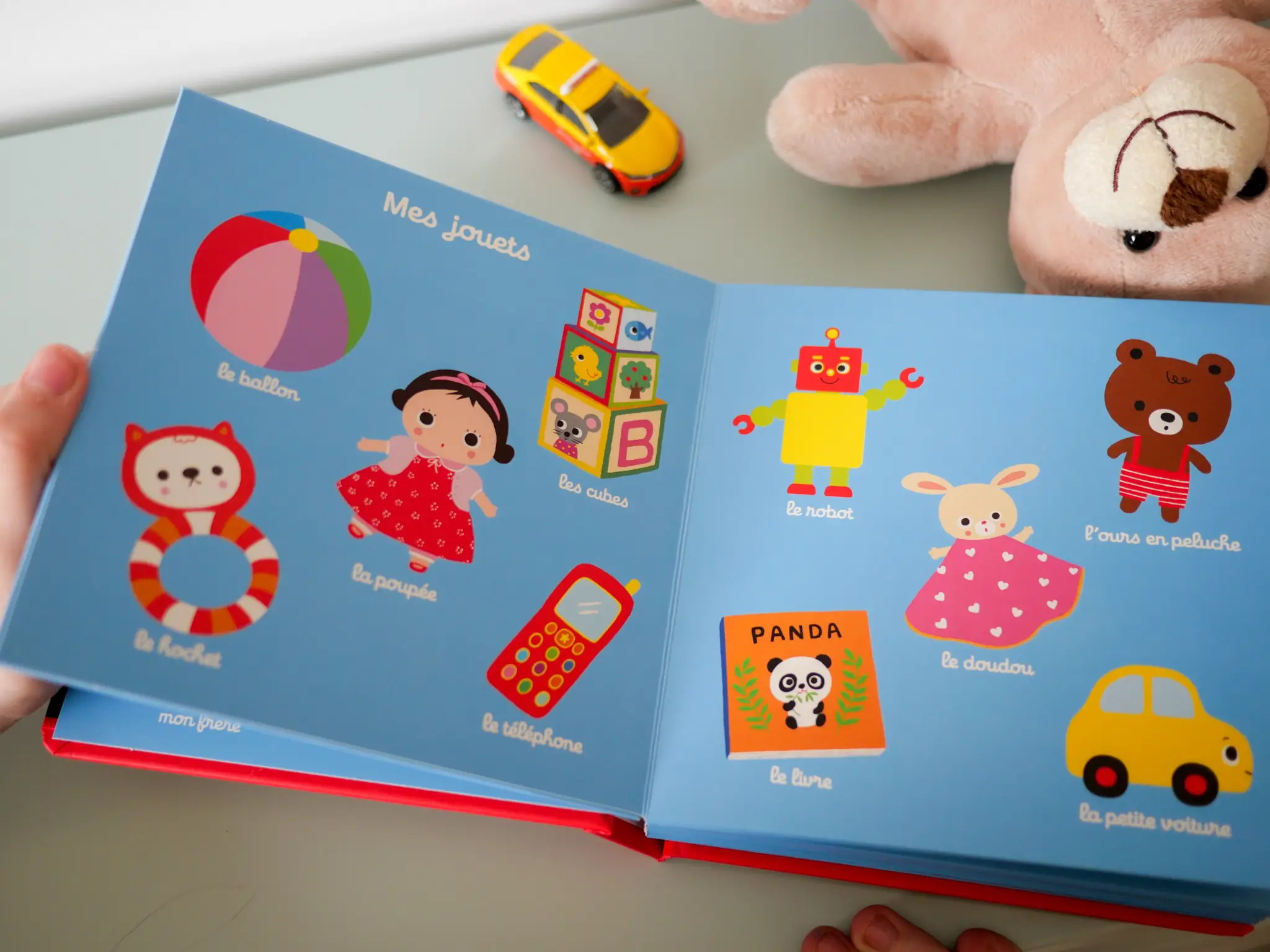 Mes 100 premiers mots - imagier bébé dès 10 mois - Livre d'éveil - 9782092559338 - page-intérieure2