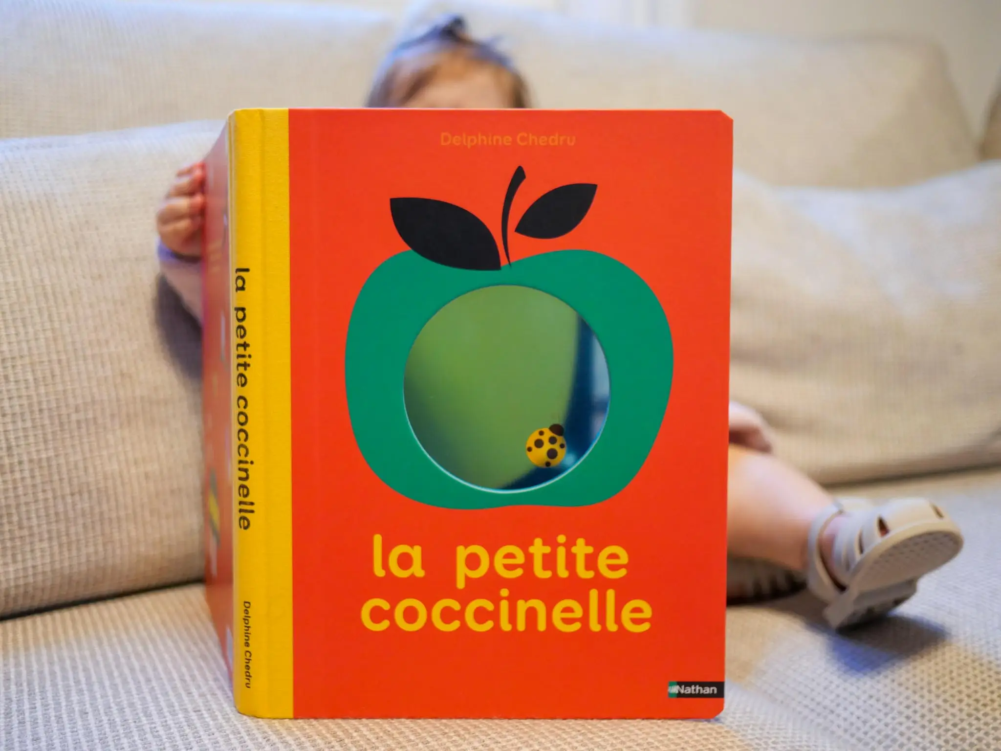 La petite coccinelle - Mon livre-carrousel d'éveil - Dès 6 mois - Livre d'éveil - 9782095014728 - page-intérieure4