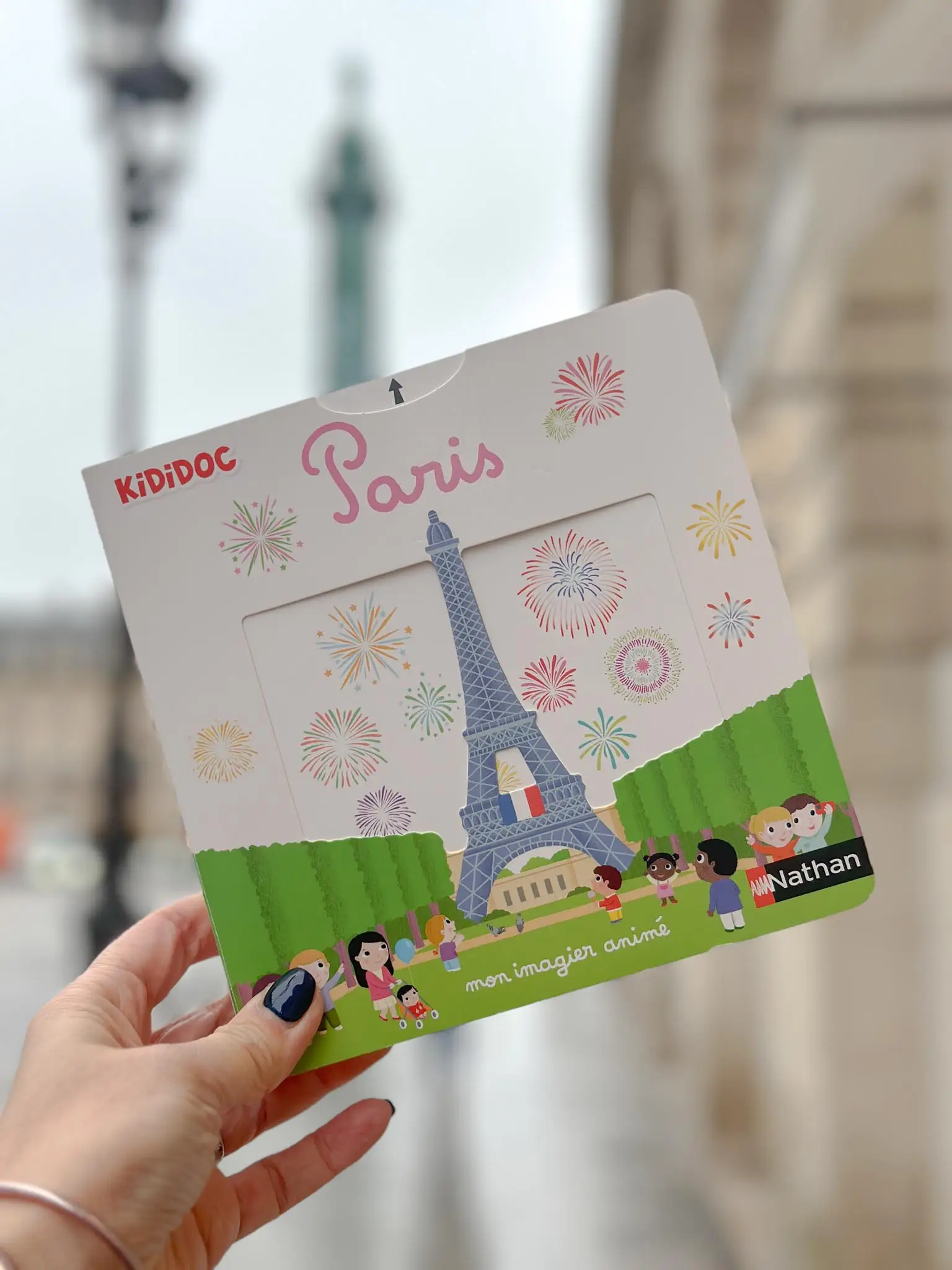 Kididoc - Paris - Nouvelle édition - Dès 1 an - Livre documentaire - 9782095028442 - page-intérieure4