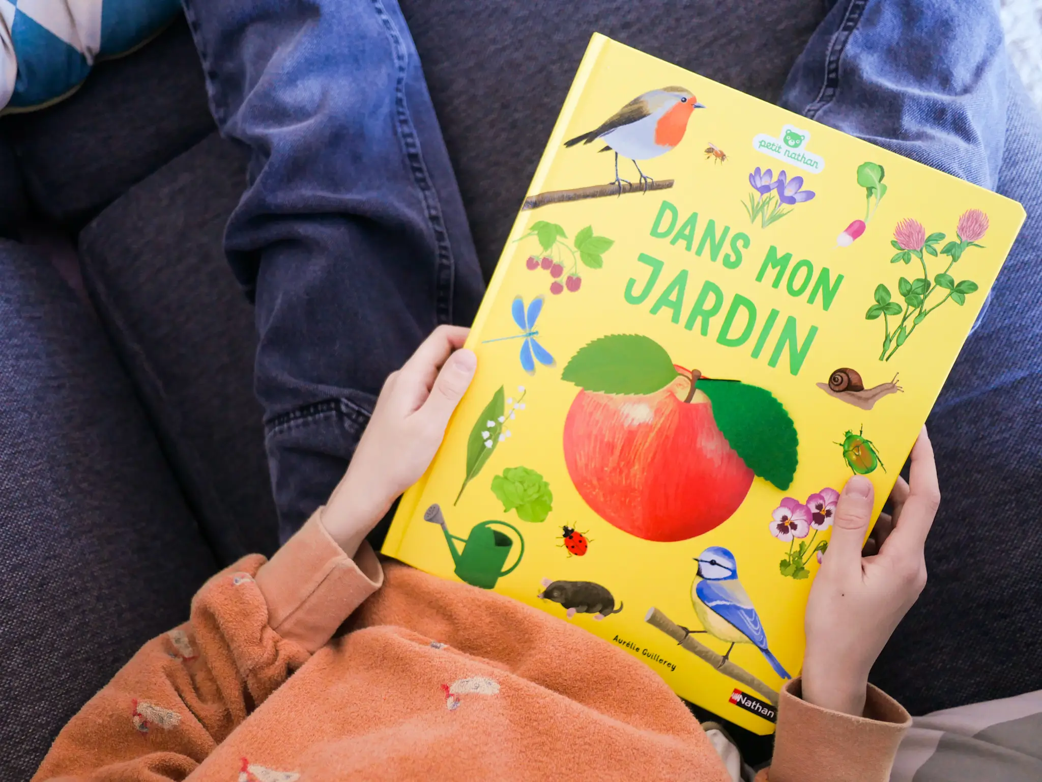 Dans mon jardin - Une promenade au jardin avec de grands flaps en feutrine - Dès 6 mois - Livre d'éveil - 9782095012922 - page-intérieure5
