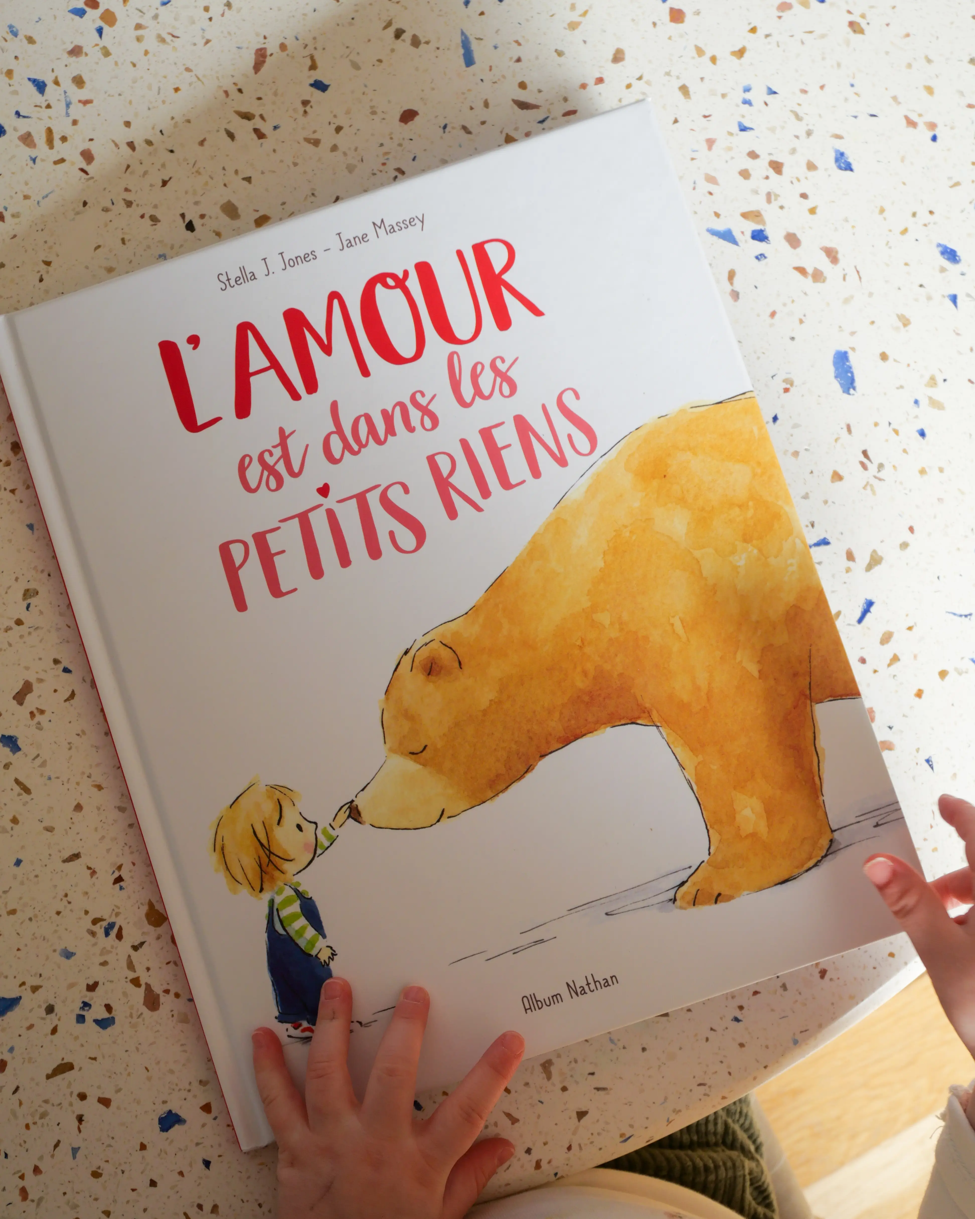 L'amour est dans les petits riens - une histoire tendre et poétique sur l'amour au quotidien - dès 3 ans - Album(s) - 9782095041342 - Pages intérieures 06