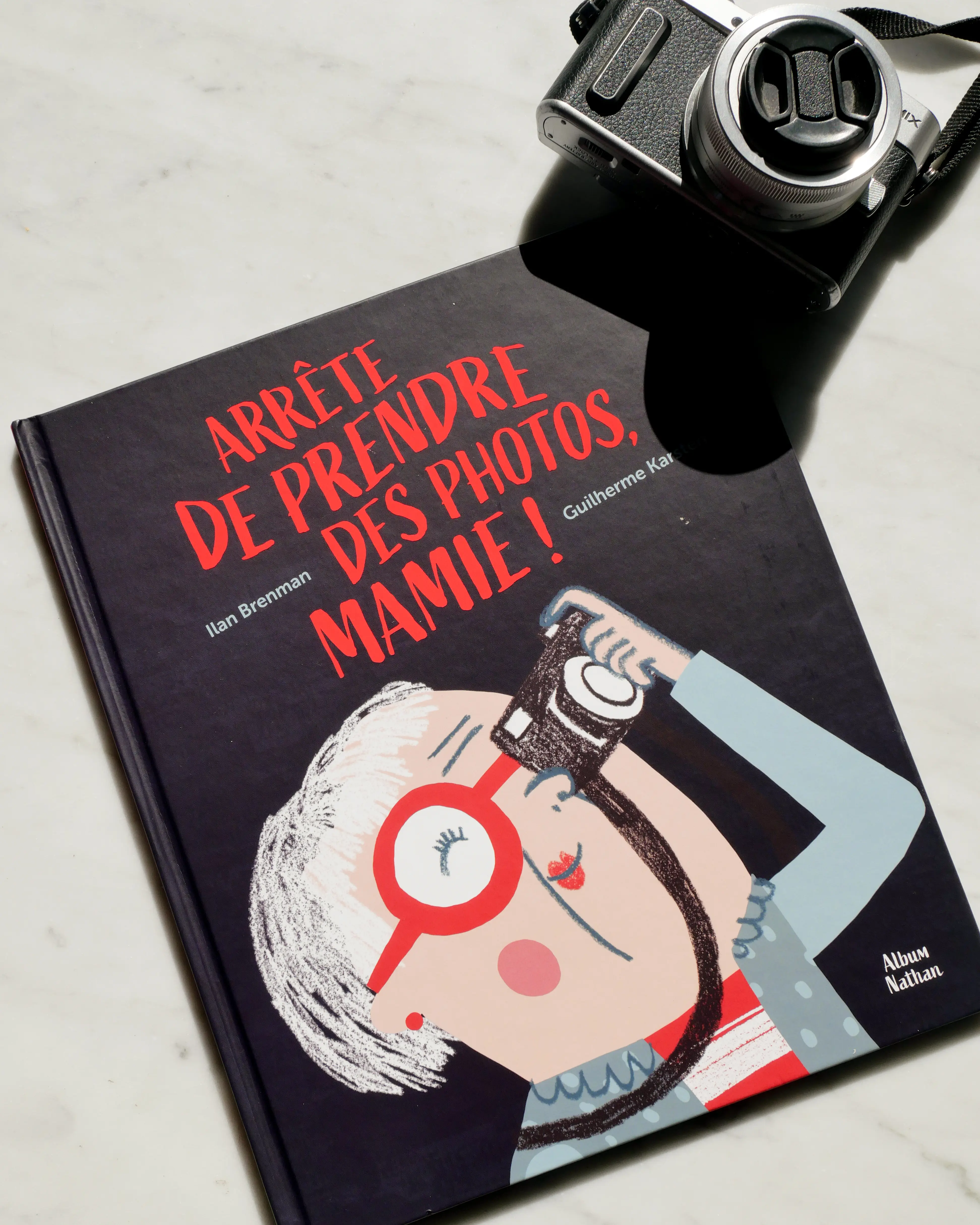 Arrête de prendre des photos Mamie ! Album illustré à partir de 3 ans - Album(s) - 9782095046699 - Pages intérieures