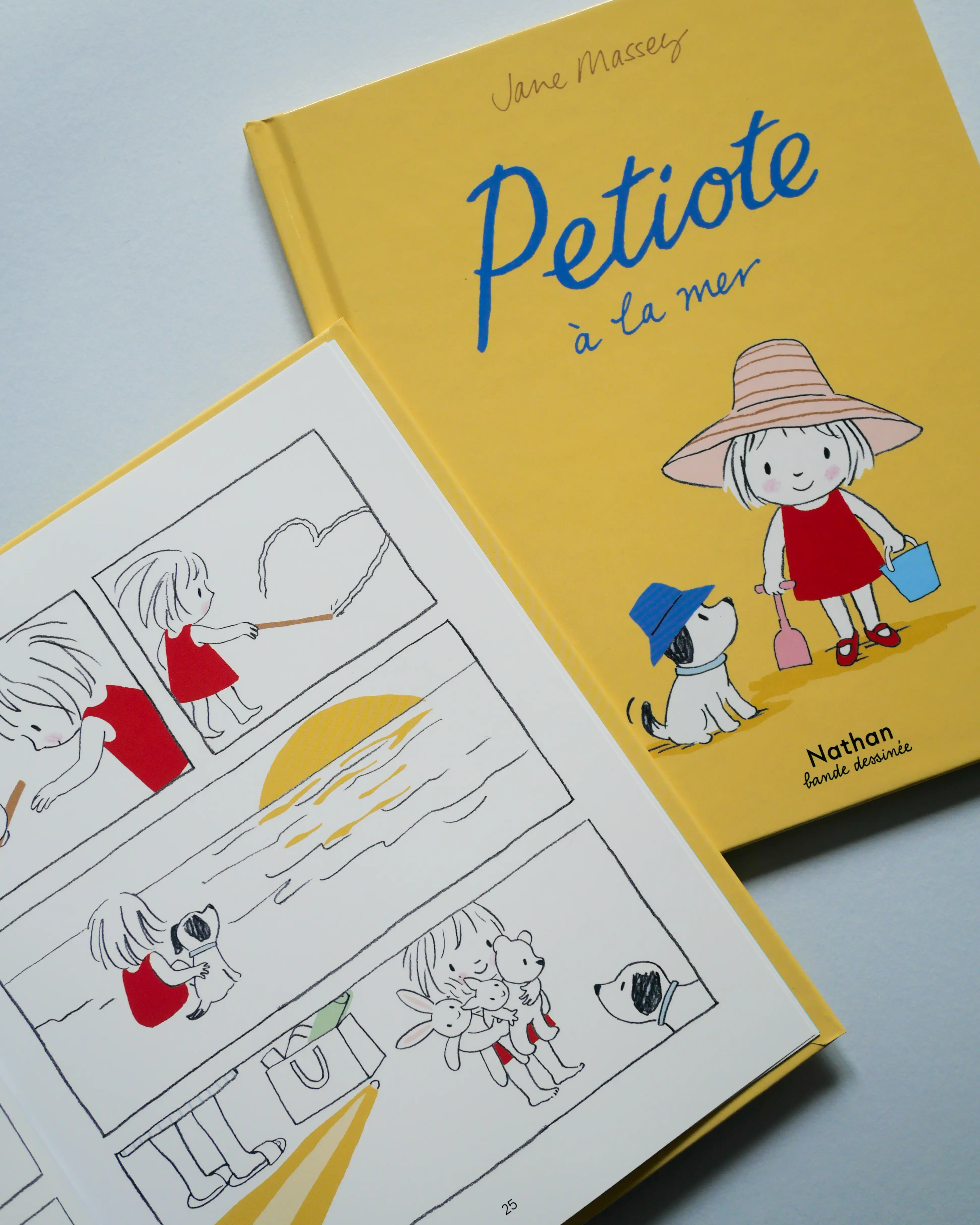 Petiote à la mer - une BD sans texte à lire les pieds dans l'eau - dès 3 ans - BD - 9782095047573 - Pages intérieures