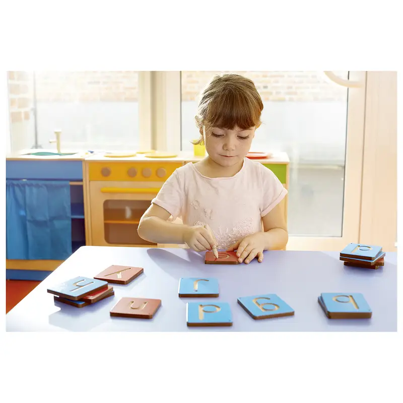 Pistes graphiques - Lettres en script - Atelier - 3133093752284 - 